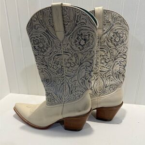 Shyanne cream and silver cowboy boots size 10